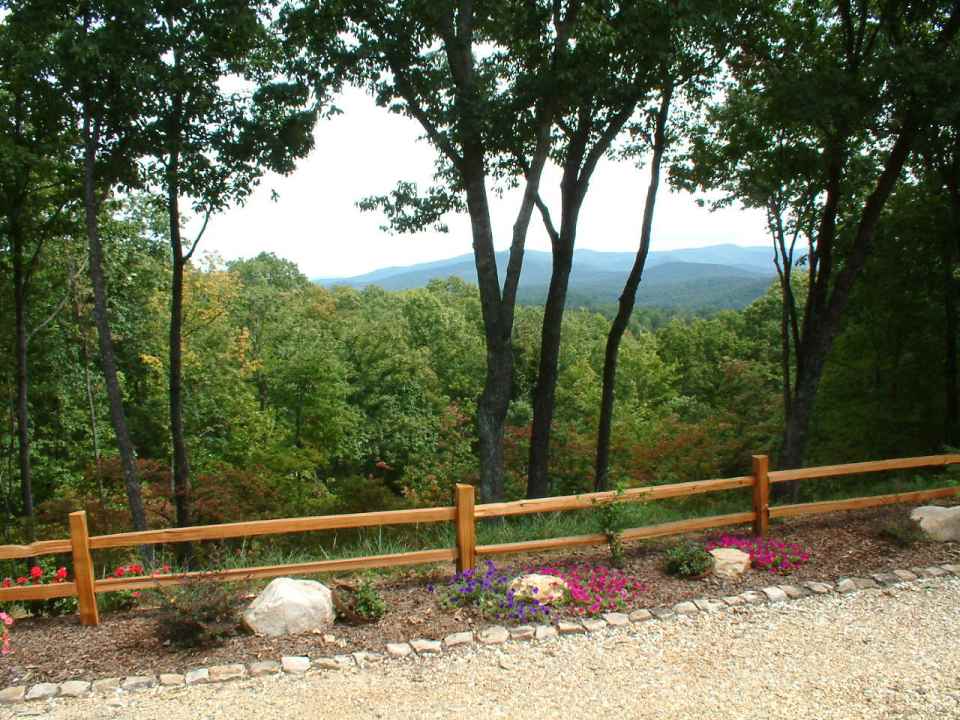 Wagon Wheel Ridge Fence View